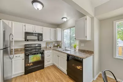 2853 S Espana Street, Aurora, CO 80013 - Photo 9