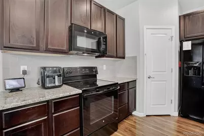 907 S Prairie Drive, Milliken, CO 80543 - Photo 7