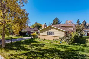 539 Newark St, Aurora, CO 80010 - Photo 25