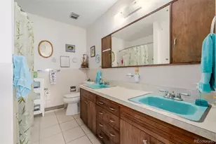 539 Newark St, Aurora, CO 80010 - Photo 17