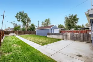 2388 Geneva St, Aurora, CO 80010 - Photo 25