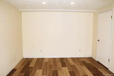 2734 S Heather Gardens Way, Aurora, CO 80014 - Photo 19