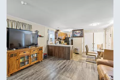 1666 Eisenhower Way, Aurora, CO 80011 - Photo 7