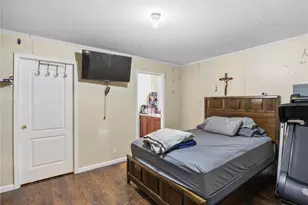 1666 Eisenhower Way, Aurora, CO 80011 - Photo 13