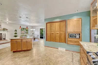6904 E Villanova Place, Denver, CO 80224 - Photo 11