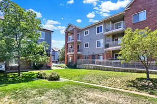 2895 W Riverwalk Cir, Littleton, CO 80123 - Photo 25
