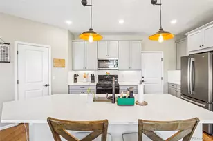 865 N Waterloo Cir, Aurora, CO 80018 - Photo 19