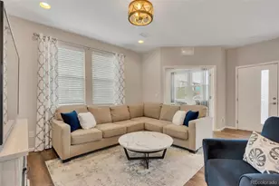 16101 Bolling Dr, Denver, CO 80239 - Photo 9