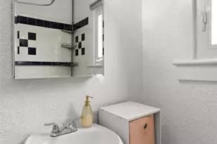 1136 N Logan Street, Denver, CO 80203 - Photo 19