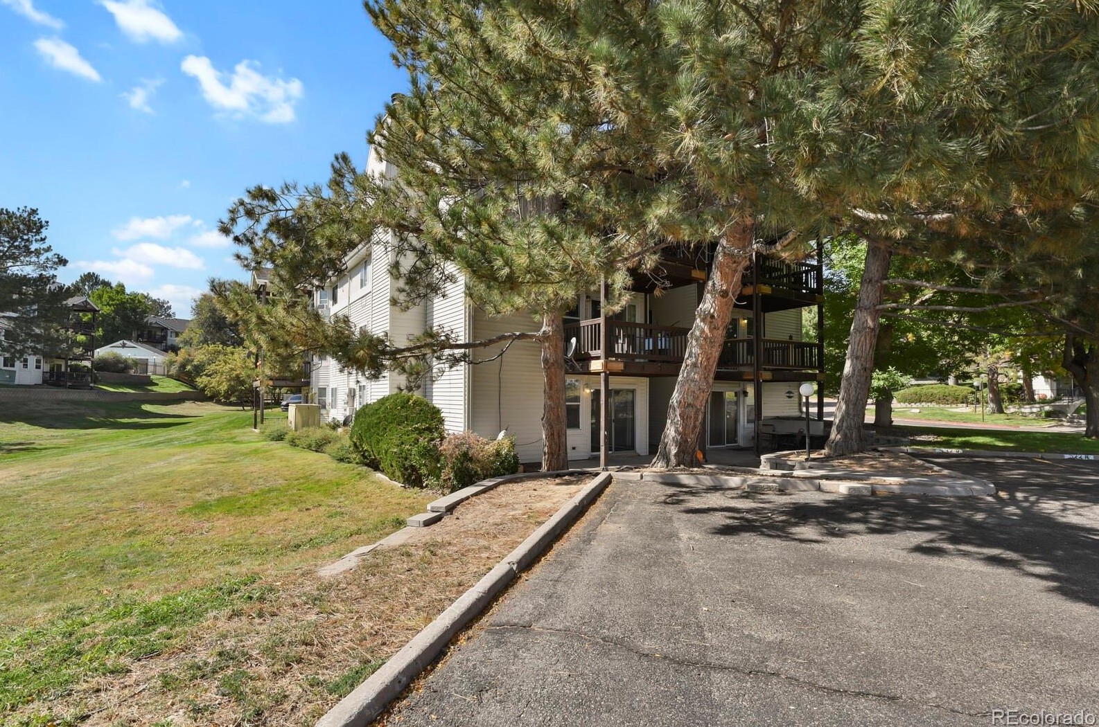 17361 Mansfield Ave, Denver CO  80013-8203 exterior