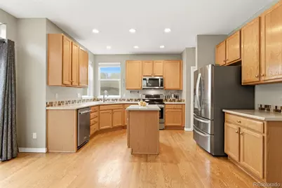 25295 E Park Crescent Drive, Aurora, CO 80016 - Photo 9