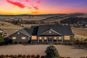 5272 Country Club Dr, Larkspur, CO 80118 - Photo 1