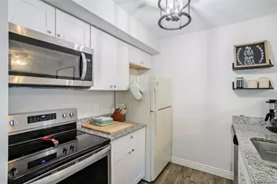 5770 E Warren Ave, Denver, CO 80222 - Photo 7