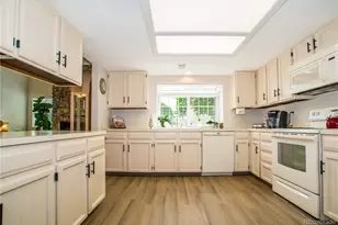 12420 E Pacific Cir, Aurora, CO 80014 - Photo 7