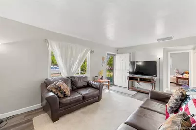 708 Zion Street, Aurora, CO 80011 - Photo 5