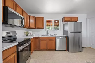 5544 Zion Court, Denver, CO 80239 - Photo 7