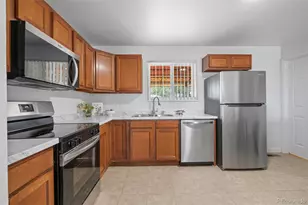 5544 Zion Ct, Denver, CO 80239 - Photo 7