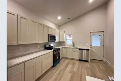 5128 Columbus Way, Denver, CO 80239 - Photo 5