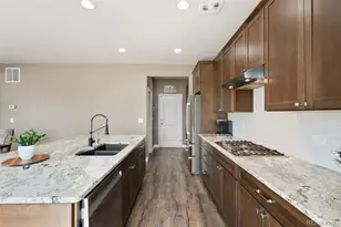 25084 E Pinewood Pl, Aurora, CO 80016 - Photo 15