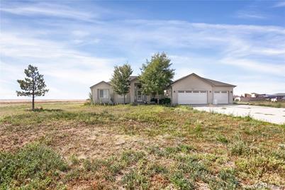 56880 E 37th Place E, Strasburg, CO 80136 - Photo 1