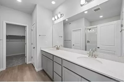 4709 N Valdai Court, Aurora, CO 80019 - Photo 17