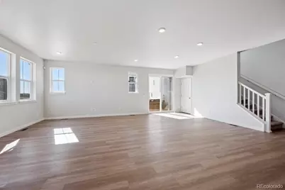 4709 N Valdai Court, Aurora, CO 80019 - Photo 5