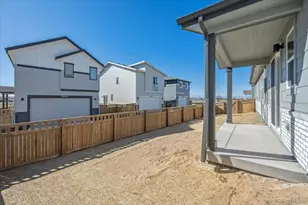 4709 N Valdai Ct, Aurora, CO 80019 - Photo 19