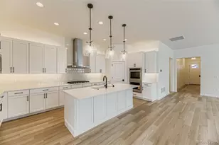 8902 S Riviera Way, Aurora, CO 80016 - Photo 11