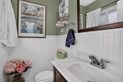 647 W Valleyview Avenue, Littleton, CO 80120 - Photo 19