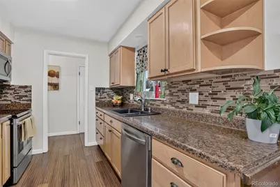 647 W Valleyview Avenue, Littleton, CO 80120 - Photo 13