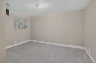 647 W Valleyview Ave, Littleton, CO 80120 - Photo 29
