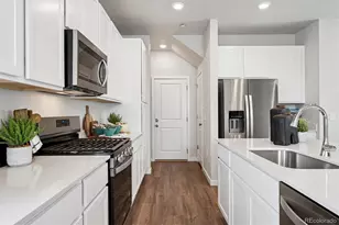 4603 N Versailles St, Aurora, CO 80019 - Photo 11