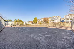 1342 S Cathay Ct, Aurora, CO 80017 - Photo 31