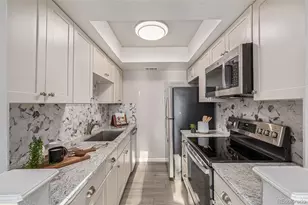 1342 S Cathay Ct, Aurora, CO 80017 - Photo 15