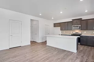 812 N Deer Pk St, Watkins, CO 80137 - Photo 11