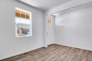 812 N Deer Pk St, Watkins, CO 80137 - Photo 3