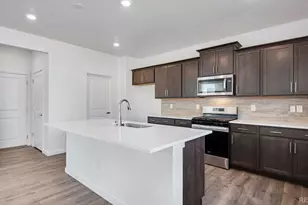 812 N Deer Pk St, Watkins, CO 80137 - Photo 15