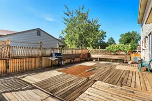 1305 S Laredo Ct, Aurora, CO 80017 - Photo 25