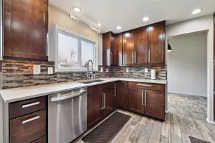 687 E Phillips Dr N, Littleton, CO 80122 - Photo 7