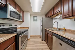 8555 Fairmount Dr, Denver, CO 80247 - Photo 5