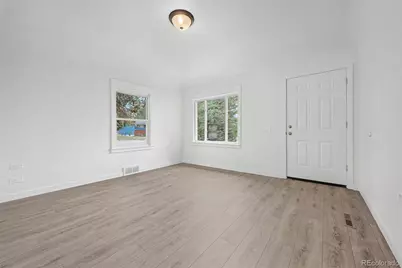 1555 N Monroe Avenue, Loveland, CO 80538 - Photo 3