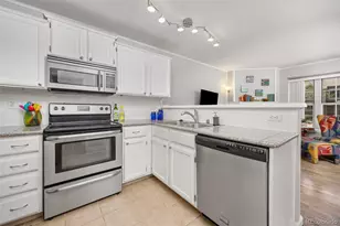 1148 S Ventura Cir, Aurora, CO 80017 - Photo 11