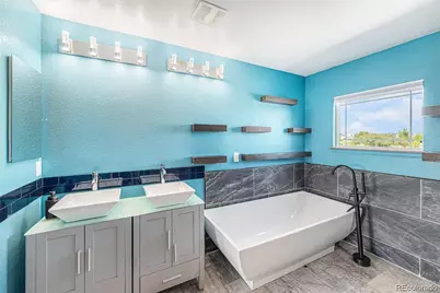 6147 N Flanders Street, Aurora, CO 80019 - Photo 17