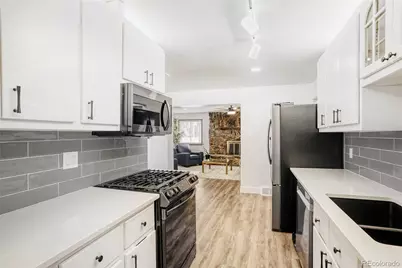 11550 E 2nd Avenue, Aurora, CO 80010 - Photo 9