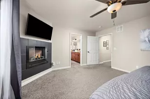 119 S Oak Hill Ct, Aurora, CO 80018 - Photo 15