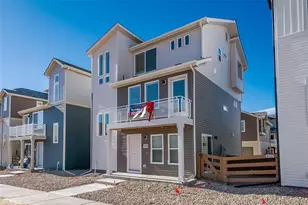 46553 Avery Ln, Bennett, CO 80102 - Photo 3