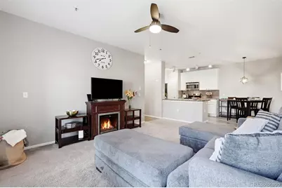 2705 S Danube Way #201, Aurora, CO 80013 - Photo 3