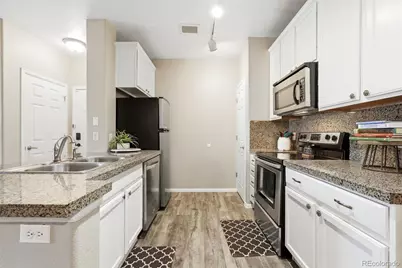 2705 S Danube Way #201, Aurora, CO 80013 - Photo 11