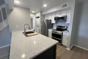 2575 S Syracuse Way, Denver, CO 80231 - Photo 7