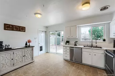 2591 S Naples Way, Aurora, CO 80013 - Photo 3
